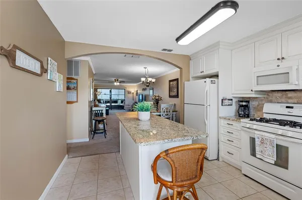 $1,900 | 5970 80th Street North, Unit 411, St. Petersburg, FL 33709