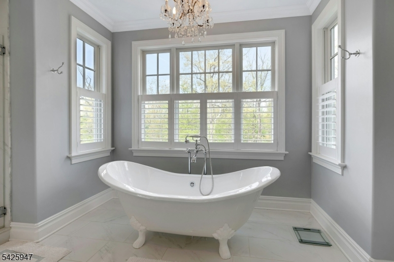 138 Oakwood Road Watchung, NJ 07069 - Photo 21 of 50
