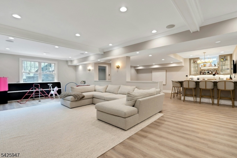 138 Oakwood Road Watchung, NJ 07069 - Photo 27 of 50