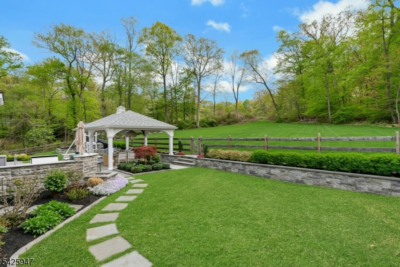 138 Oakwood Road Watchung, NJ 07069 - Photo 46 of 50