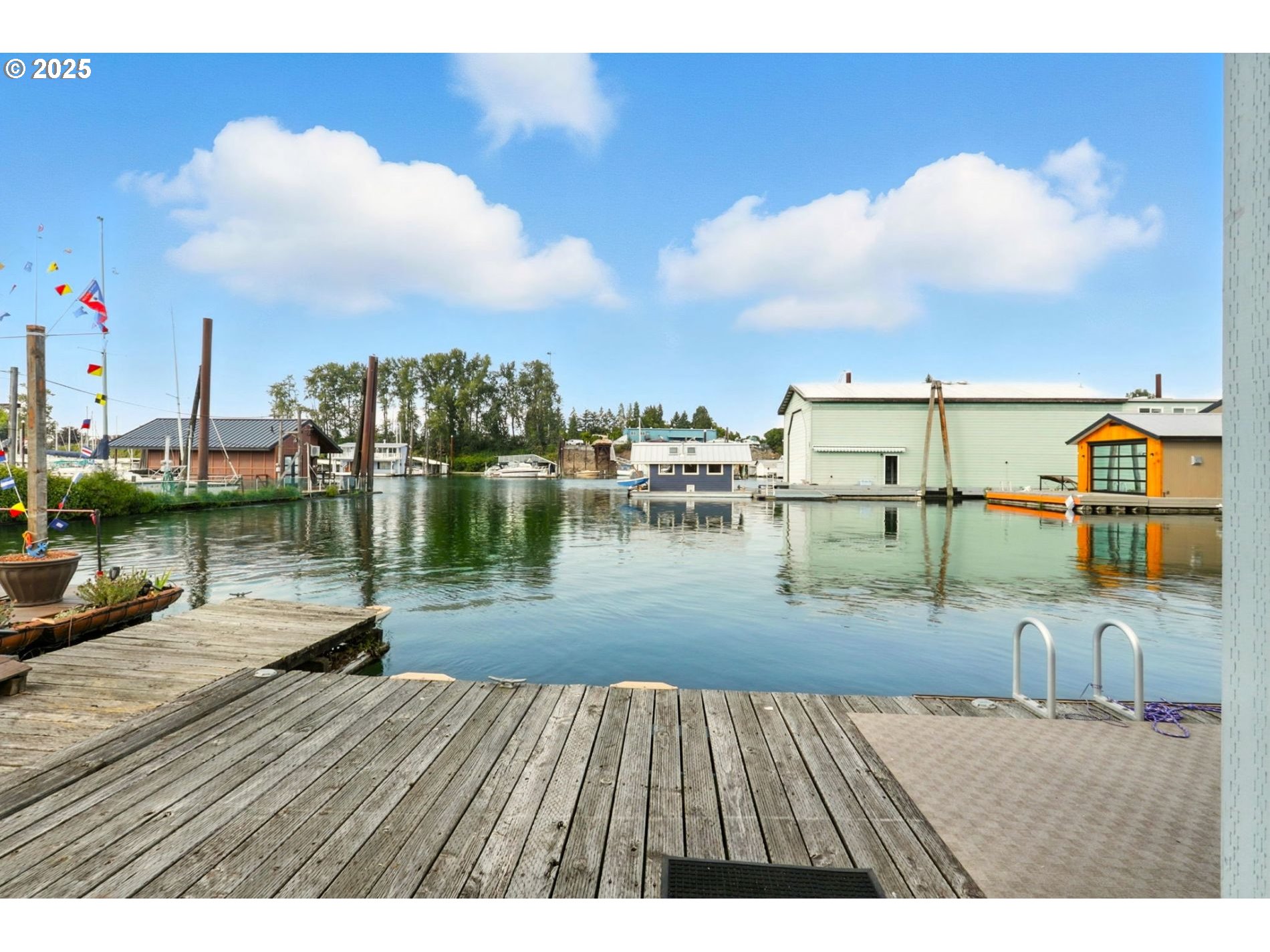 535 Northeast Bridgeton Road, Unit 2 Portland, OR 97211 - Photo 24 of 43