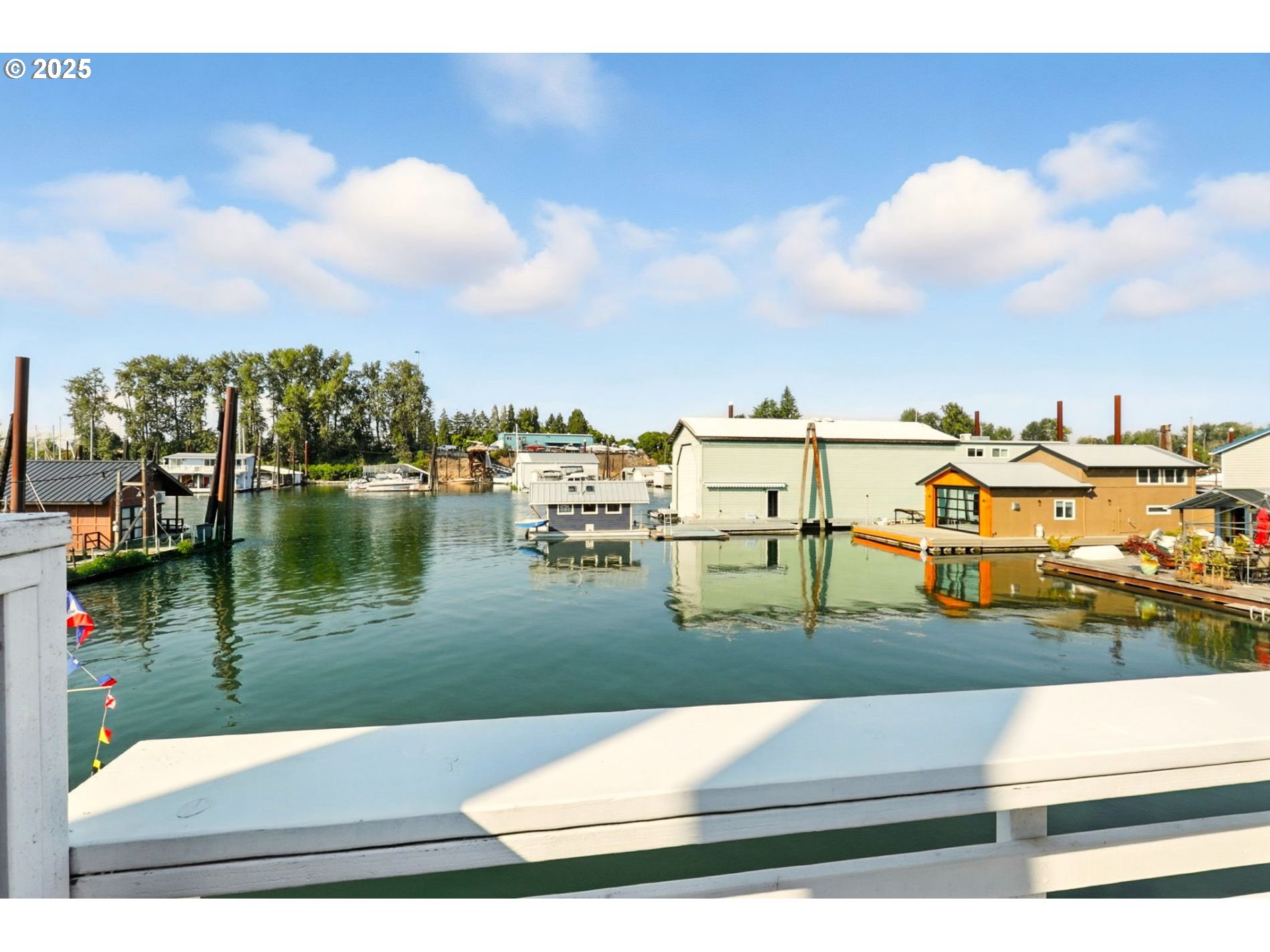 535 Northeast Bridgeton Road, Unit 2 Portland, OR 97211 - Photo 28 of 43