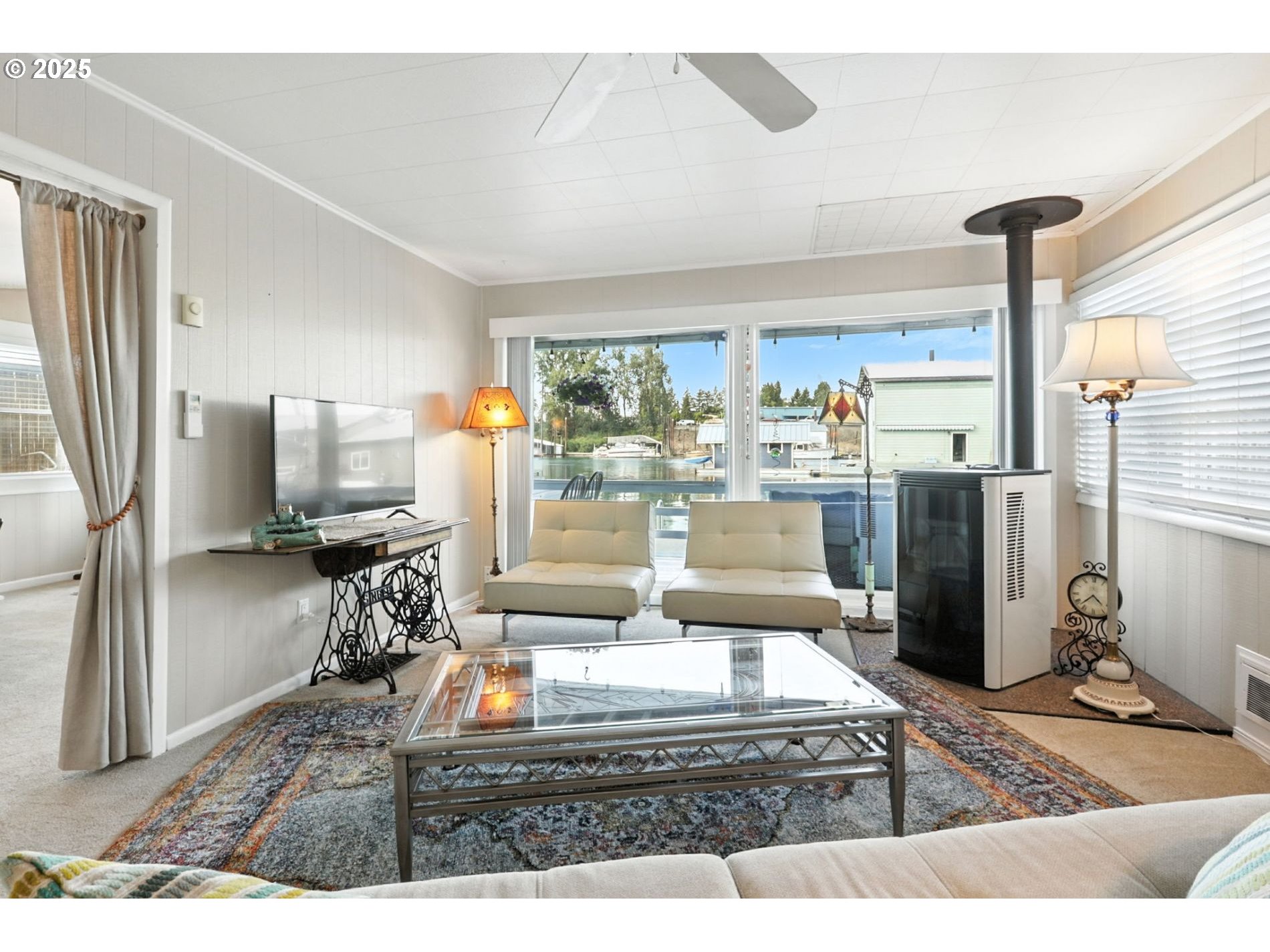 535 Northeast Bridgeton Road, Unit 2 Portland, OR 97211 - Photo 3 of 43