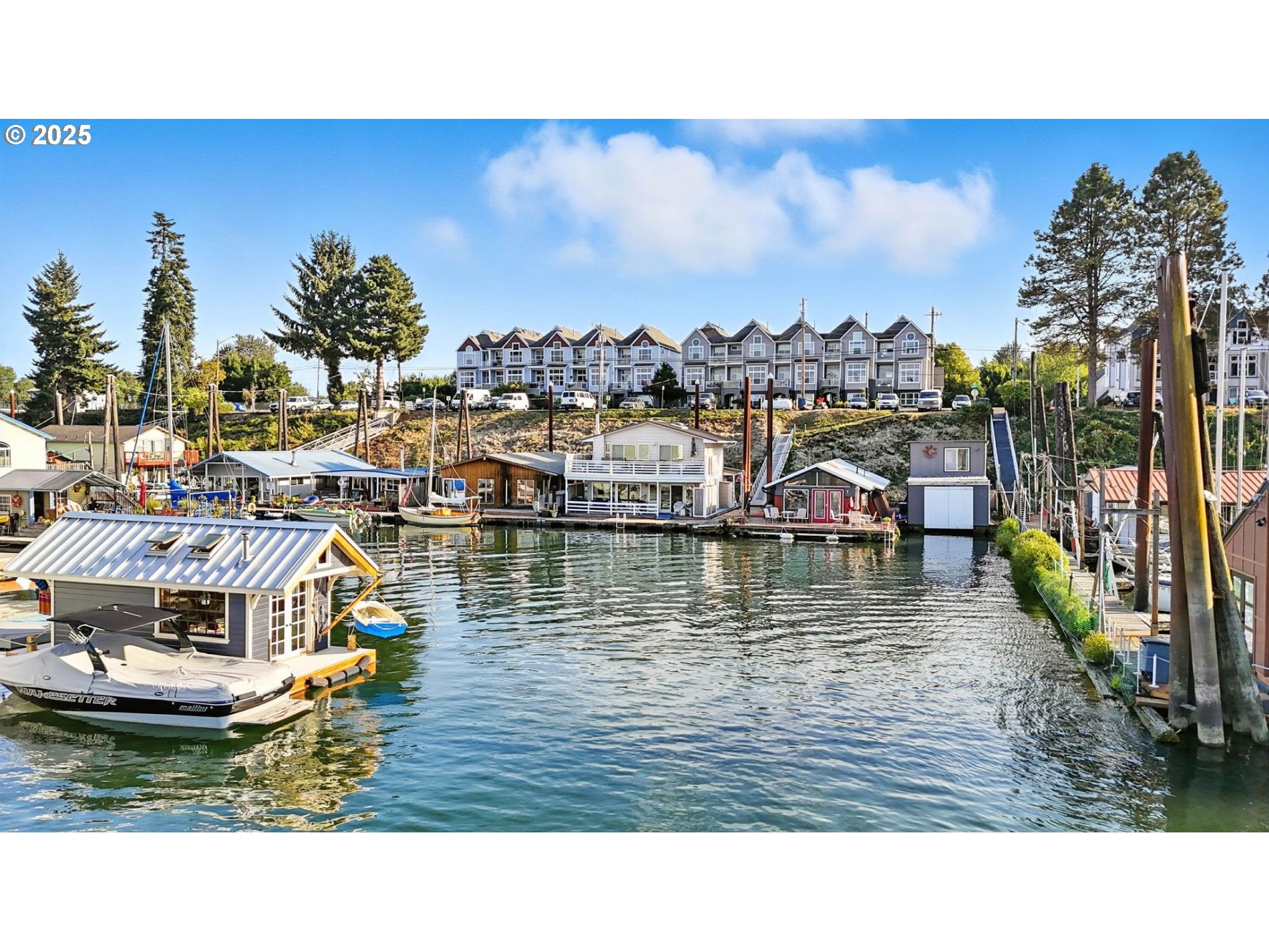 535 Northeast Bridgeton Road, Unit 2 Portland, OR 97211 - Photo 34 of 43