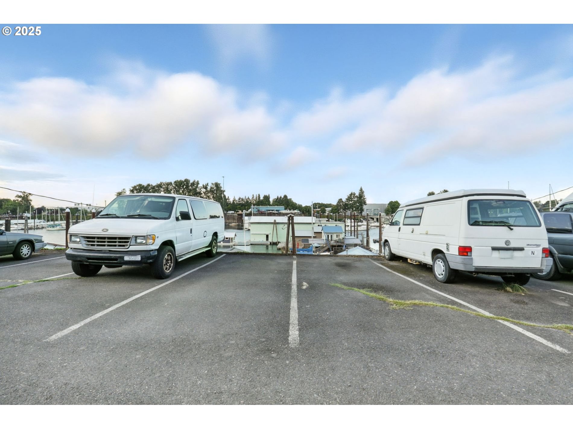 535 Northeast Bridgeton Road, Unit 2 Portland, OR 97211 - Photo 36 of 43