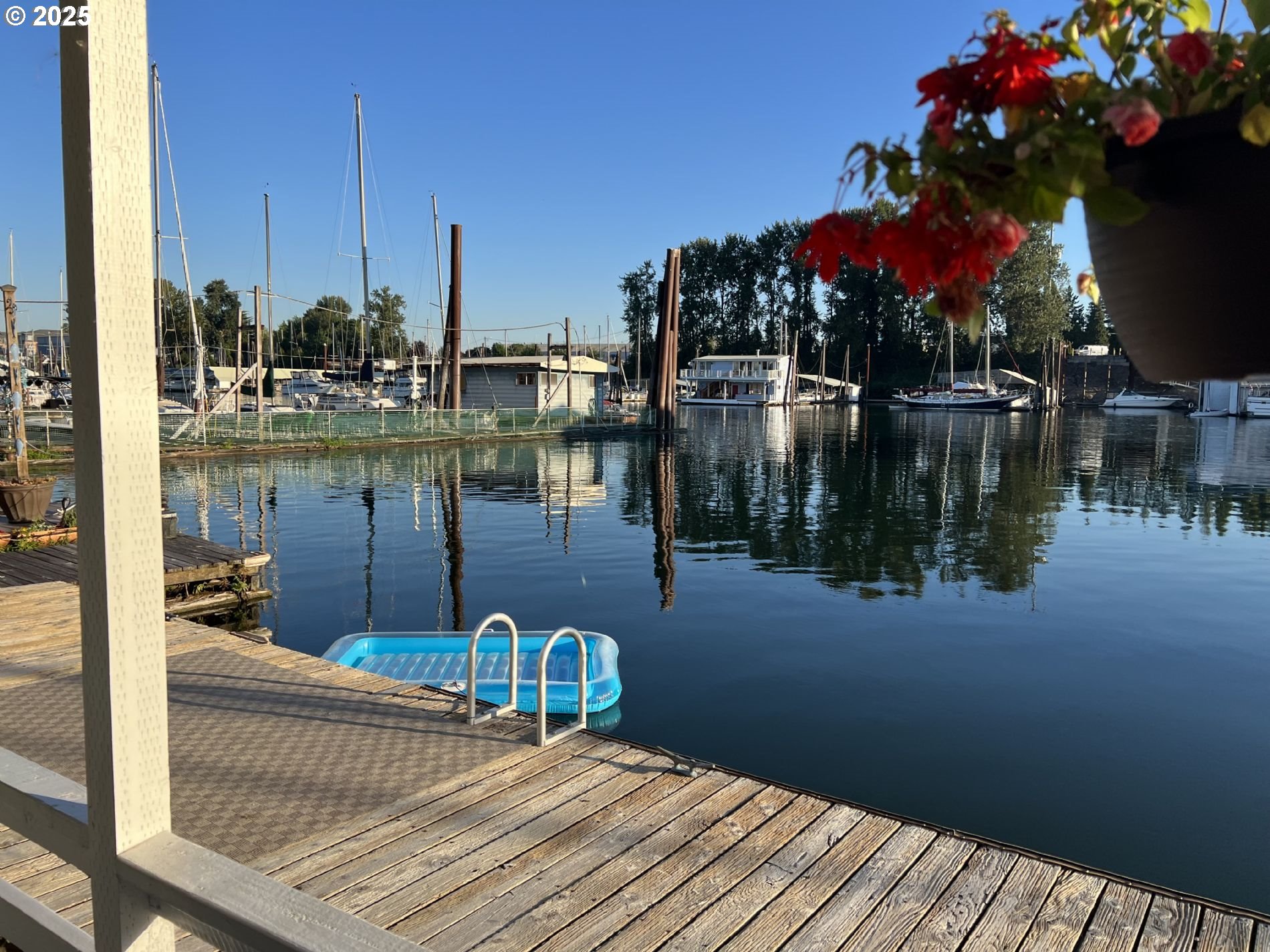 535 Northeast Bridgeton Road, Unit 2 Portland, OR 97211 - Photo 41 of 43