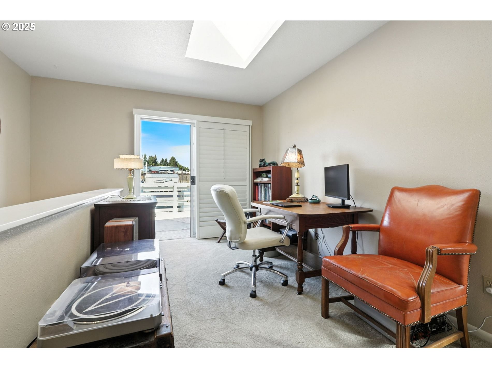 535 Northeast Bridgeton Road, Unit 2 Portland, OR 97211 - Photo 10 of 43