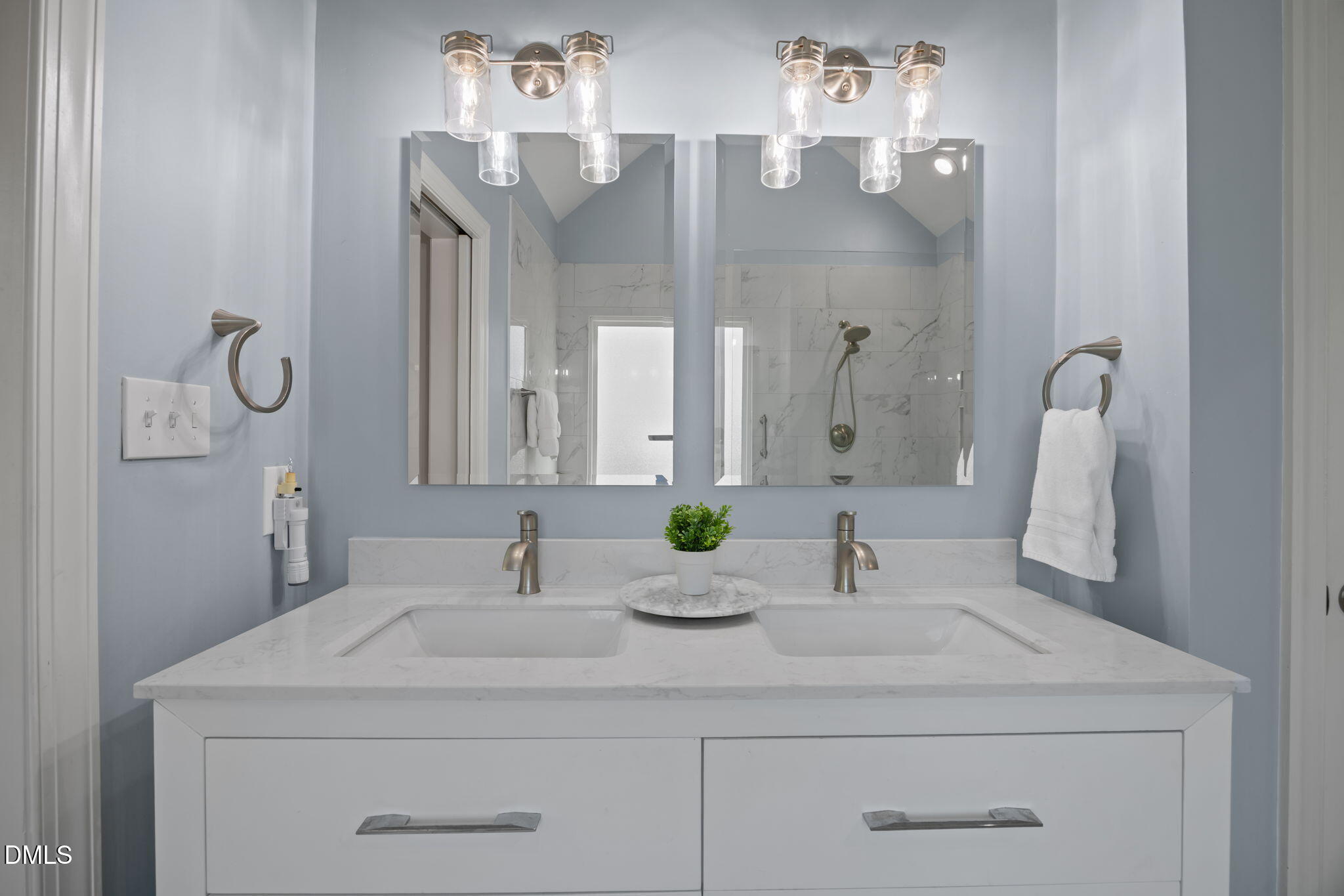 2633 Ridgewell Court Raleigh, NC 27613 - Photo 17 of 35 41-web-or-mls-IMG_1018