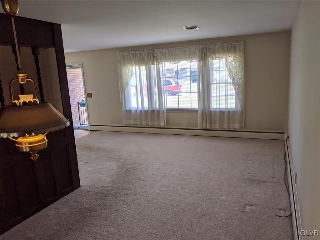 4614 Gary Road Orefield, PA 18069 - Photo 6 of 25 Gallery Image 6