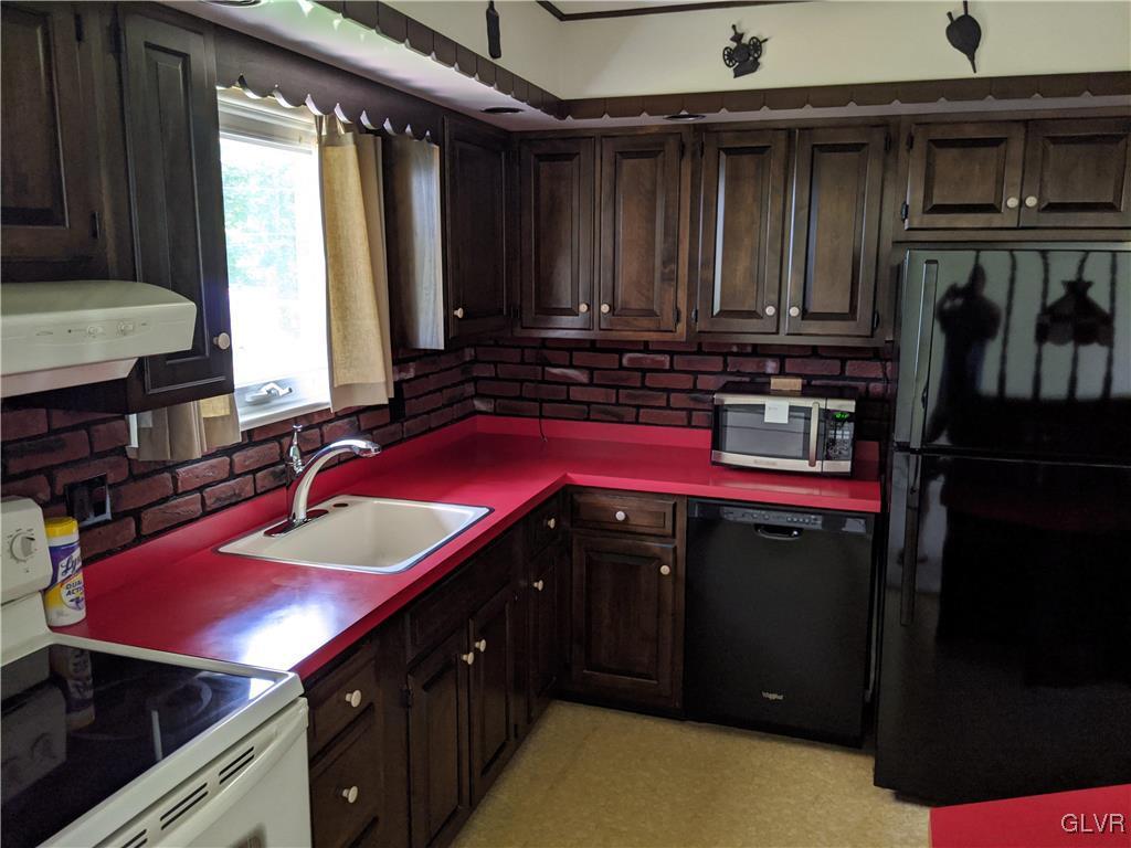 4614 Gary Road Orefield, PA 18069 - Photo 7 of 25 Gallery Image 7