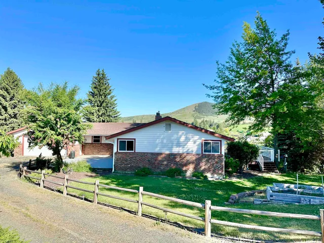 $389,000 | 147 Lindsey Street, Tekoa, WA 99033