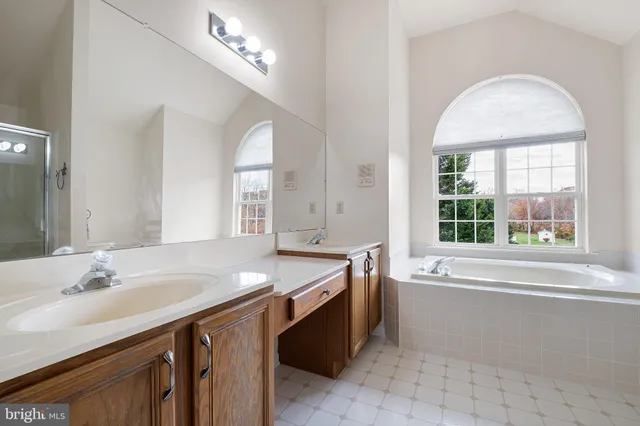 $579,900 | 229 West Old Squaw Road, Middletown, DE 19709