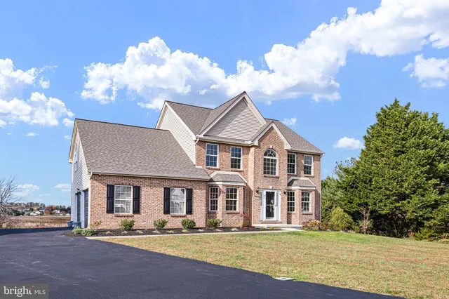 $579,900 | 229 West Old Squaw Road, Middletown, DE 19709