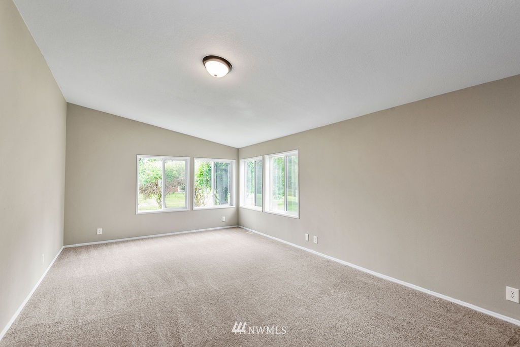 939 Fall Creek Road Longview, WA 98632 - Photo 14 of 30