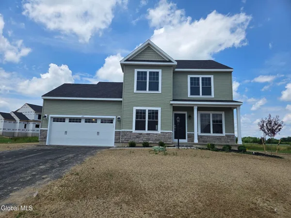 $526,400 | 37 Jack Drive, Halfmoon, NY 12118