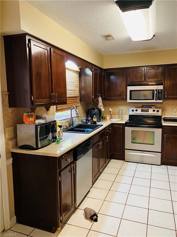 5807 Running Ridge Road Greensboro, NC 27407 - Photo 9 of 20 Gallery Image 9