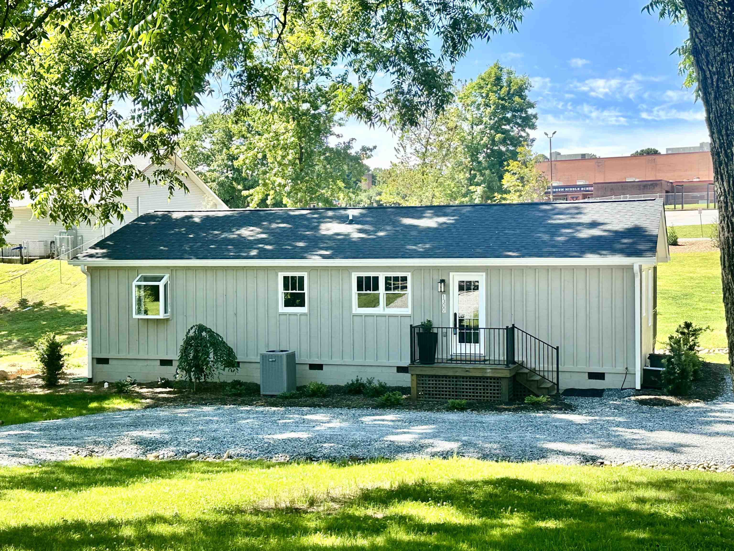 1300 East Rutherford Street Landrum, SC 29356 - Photo 18 of 21