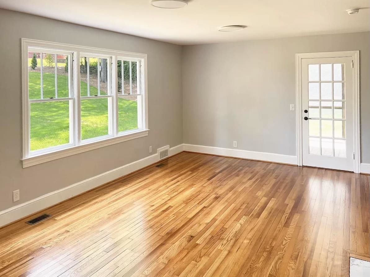 1300 East Rutherford Street Landrum, SC 29356 - Photo 5 of 21