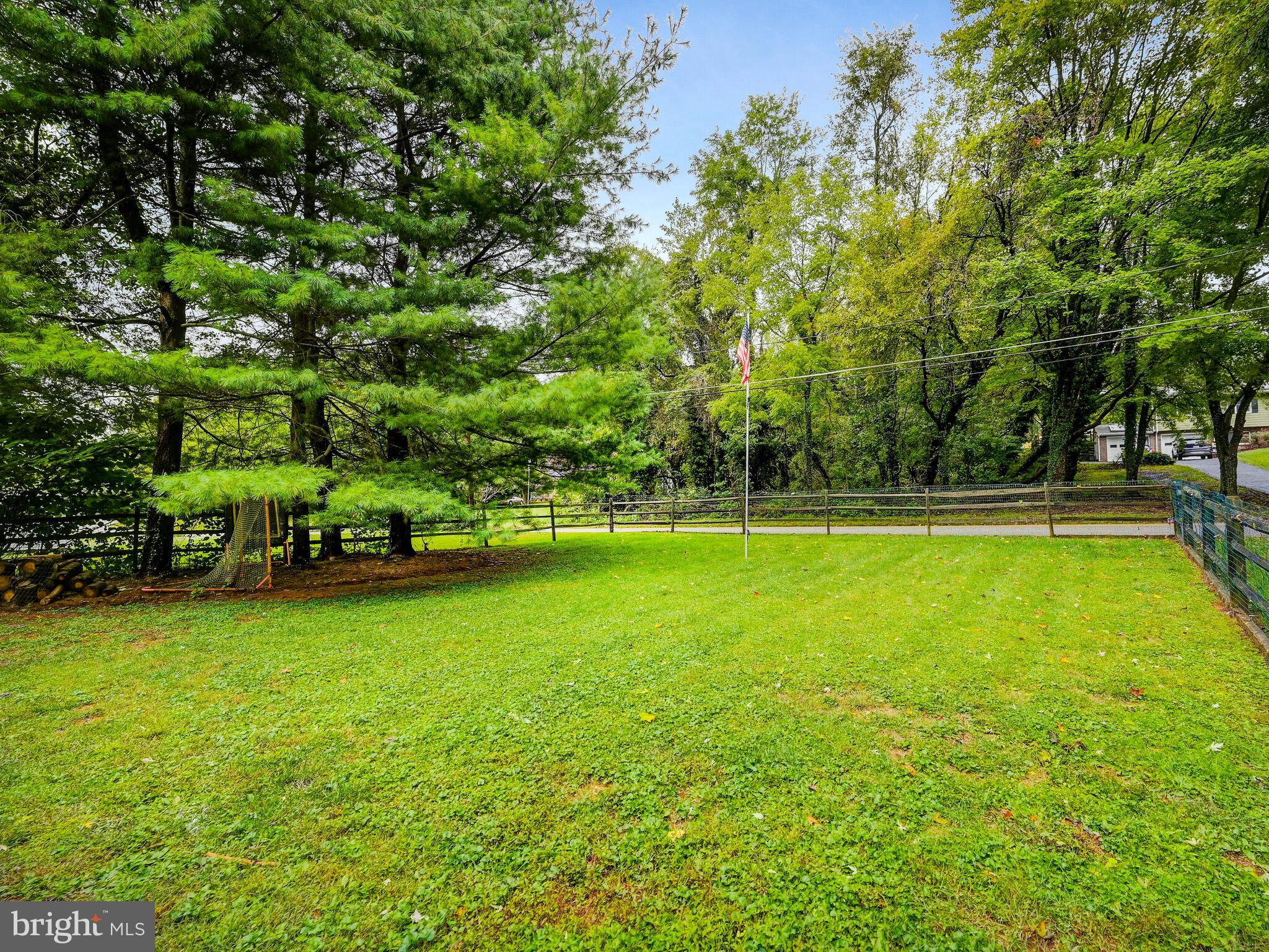 2413 Whitt Road Kingsville, MD 21087 - Photo 28 of 28 FRONT FENCED YARD