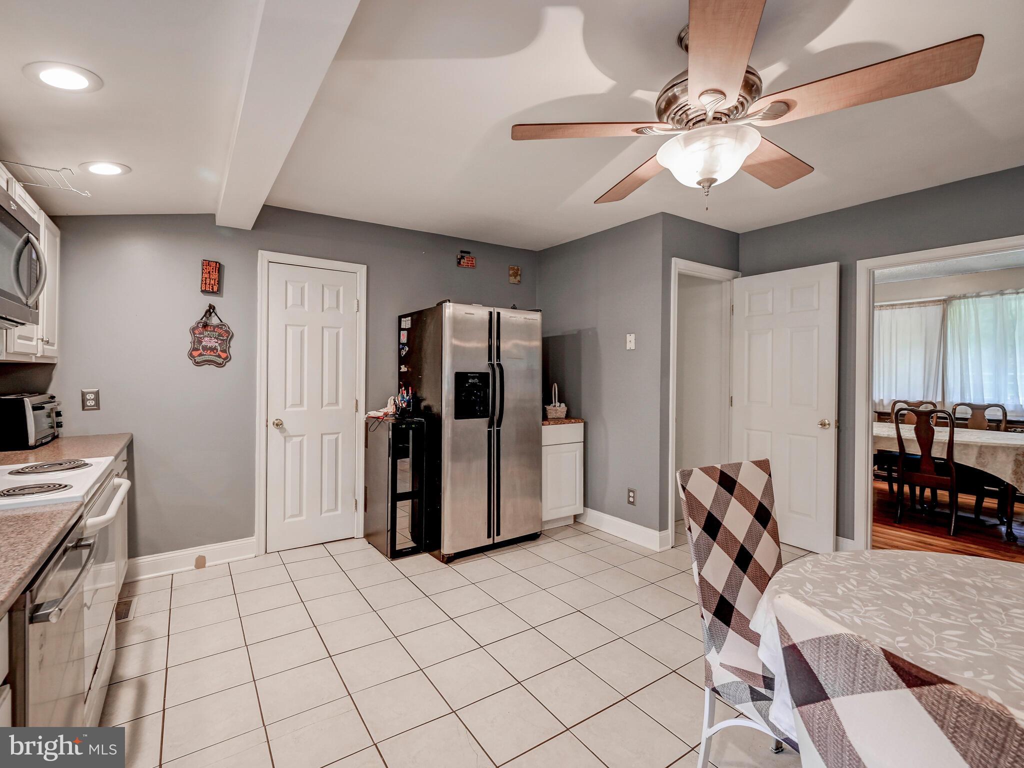 2413 Whitt Road Kingsville, MD 21087 - Photo 8 of 28 EAT-IN KITCHEN