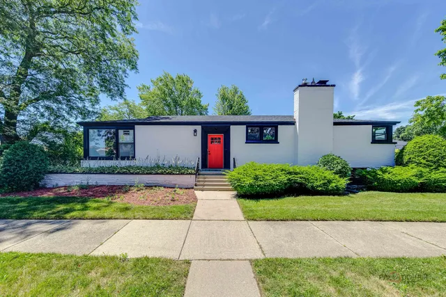 $4,250 | 4021 West Estes Avenue, Lincolnwood, IL 60712