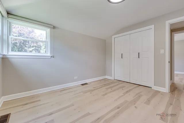 $4,250 | 4021 West Estes Avenue, Lincolnwood, IL 60712