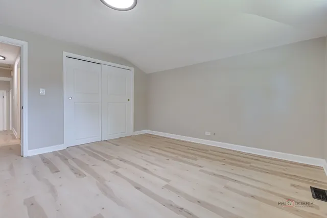 $4,250 | 4021 West Estes Avenue, Lincolnwood, IL 60712