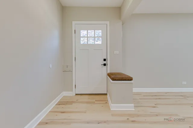 $4,250 | 4021 West Estes Avenue, Lincolnwood, IL 60712