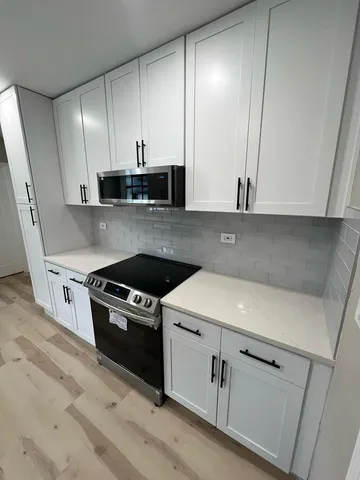 $4,250 | 4021 West Estes Avenue, Lincolnwood, IL 60712