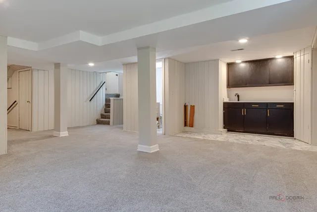 $4,250 | 4021 West Estes Avenue, Lincolnwood, IL 60712