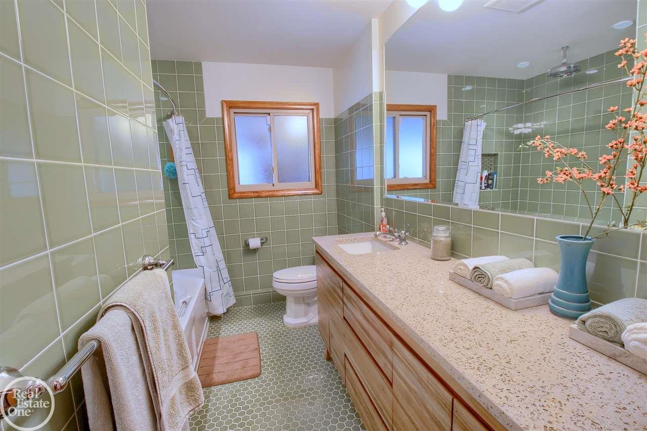 19381 Stephens Road Eastpointe, MI 48021 - Photo 19 of 34 50011862-26.JPG