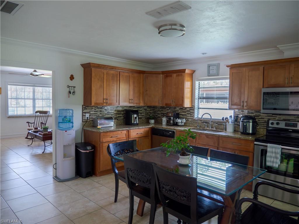 391 9th Street Southwest Naples, FL 34117 - Photo 12 of 31 Gallery Image 12