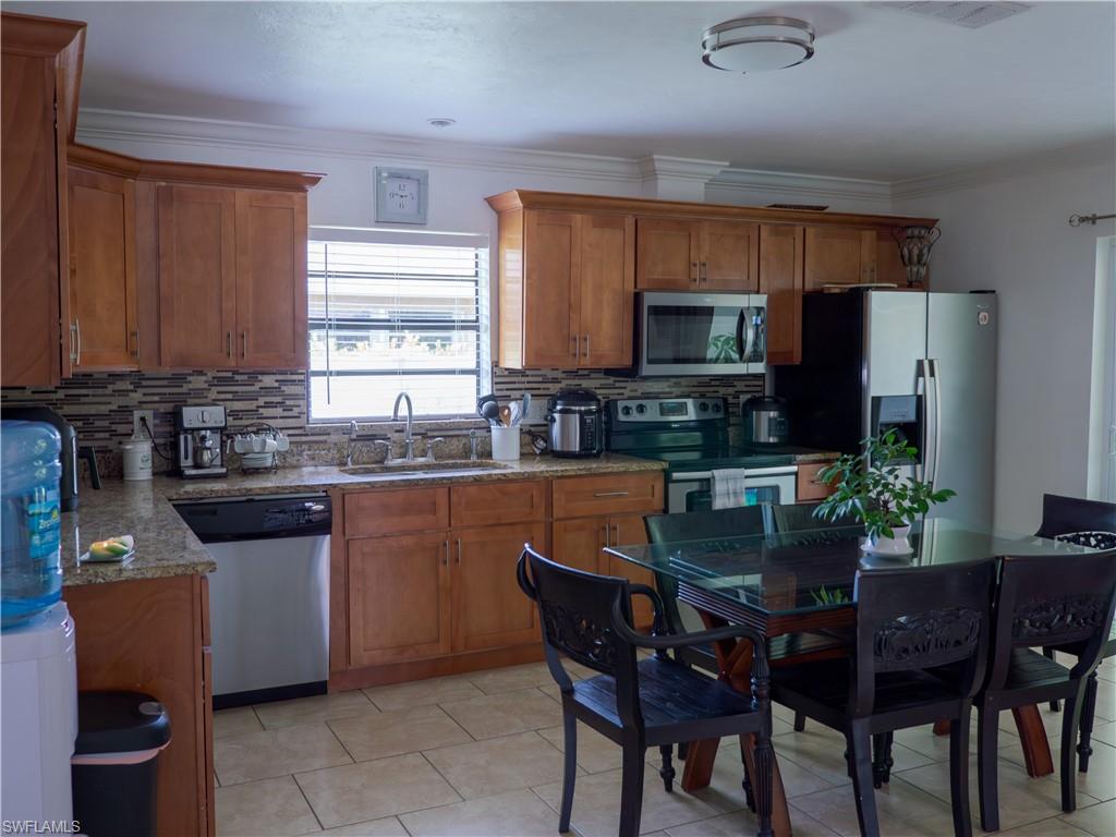 391 9th Street Southwest Naples, FL 34117 - Photo 10 of 31 Gallery Image 10