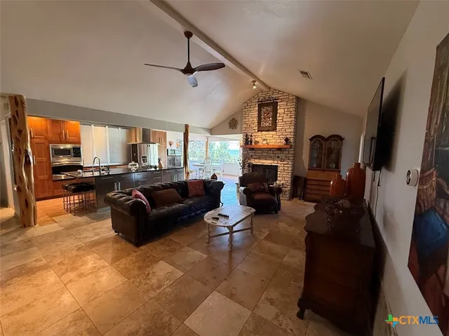 $2,250 | 901 Madrona Drive, Unit B, New Braunfels, TX 78132