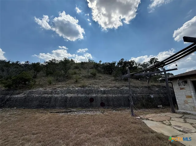 $2,250 | 901 Madrona Drive, Unit B, New Braunfels, TX 78132