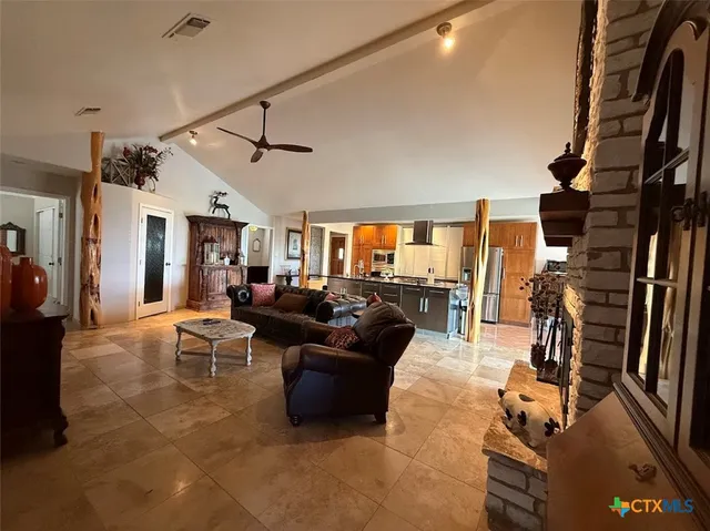 $2,250 | 901 Madrona Drive, Unit B, New Braunfels, TX 78132