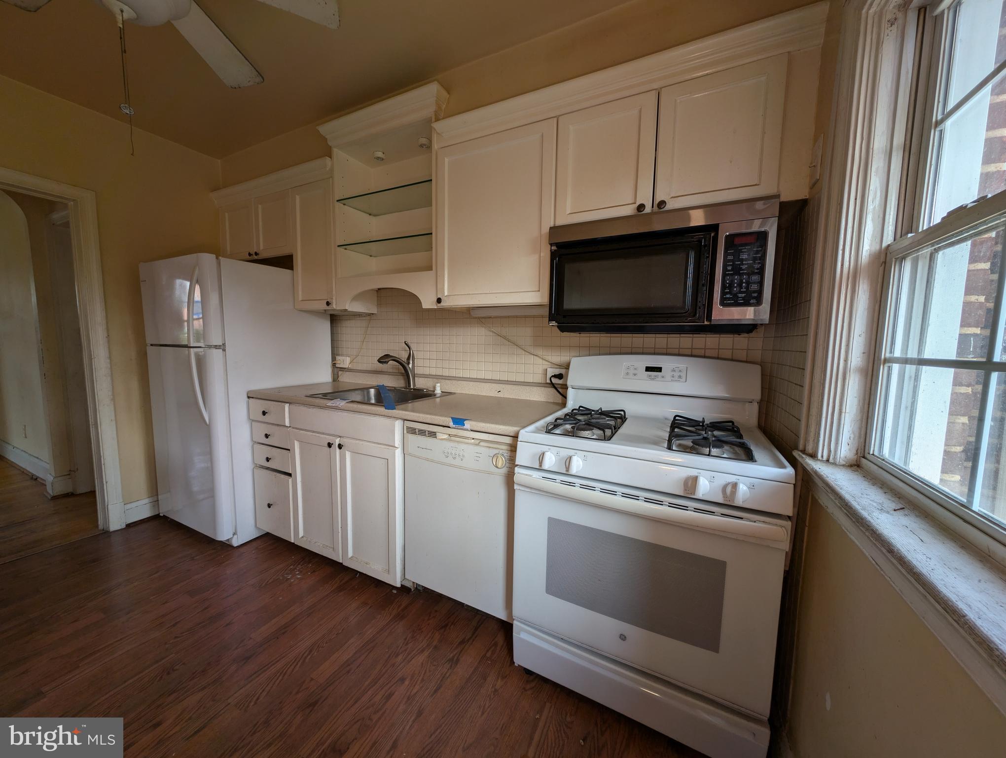 2418 Keyway Dundalk, MD 21222 - Photo 11 of 31