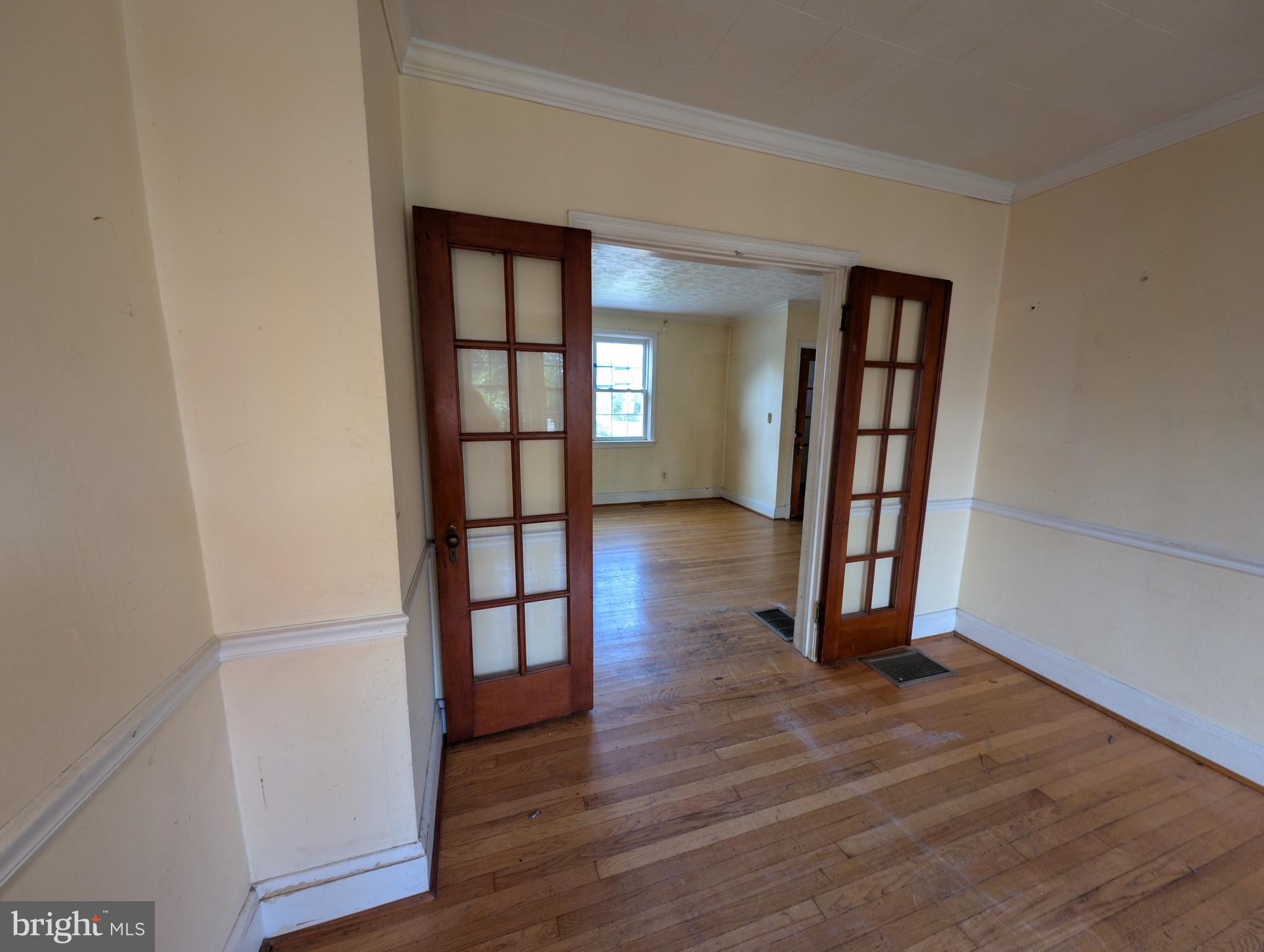 2418 Keyway Dundalk, MD 21222 - Photo 7 of 31