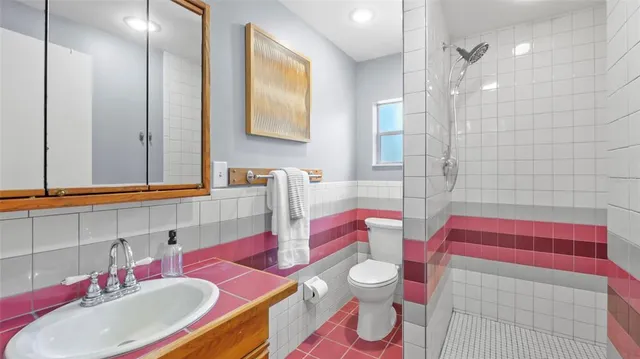 a view of walk in closet