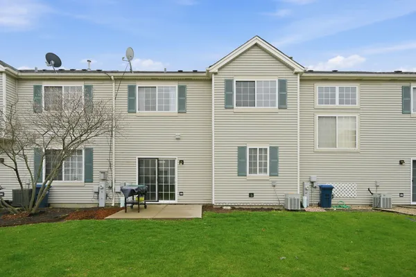 $240,000 | 1136 Coneflower Drive, Minooka, IL 60447