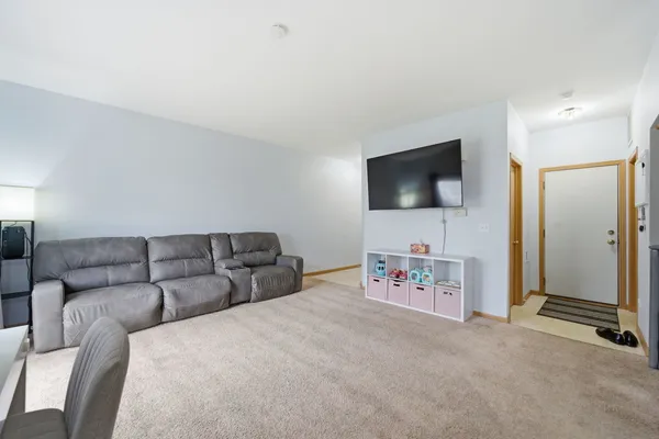 $240,000 | 1136 Coneflower Drive, Minooka, IL 60447