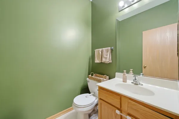 $240,000 | 1136 Coneflower Drive, Minooka, IL 60447