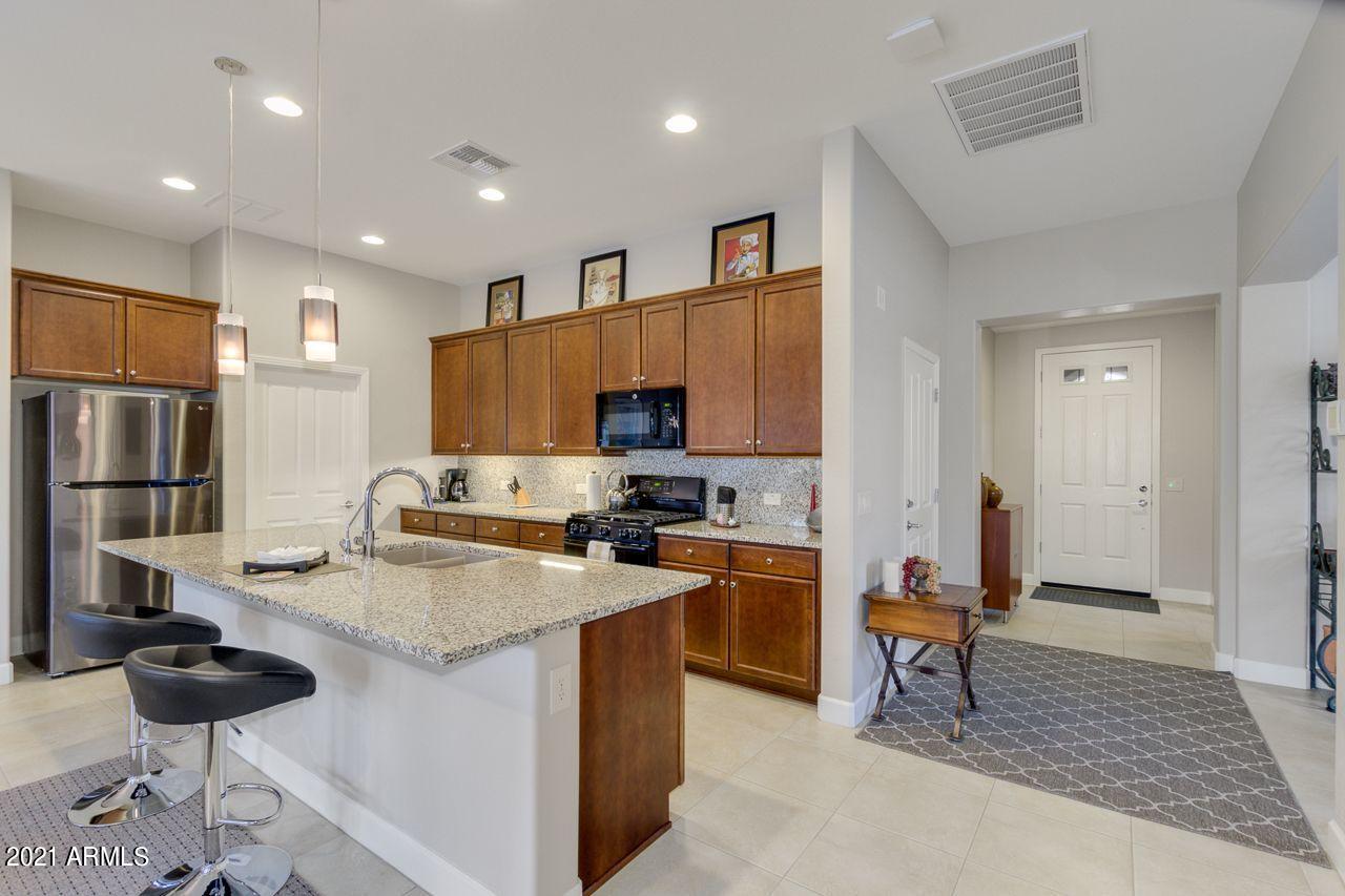 16913 West Berkeley Road Goodyear, AZ 85395 - Photo 20 of 35 bar