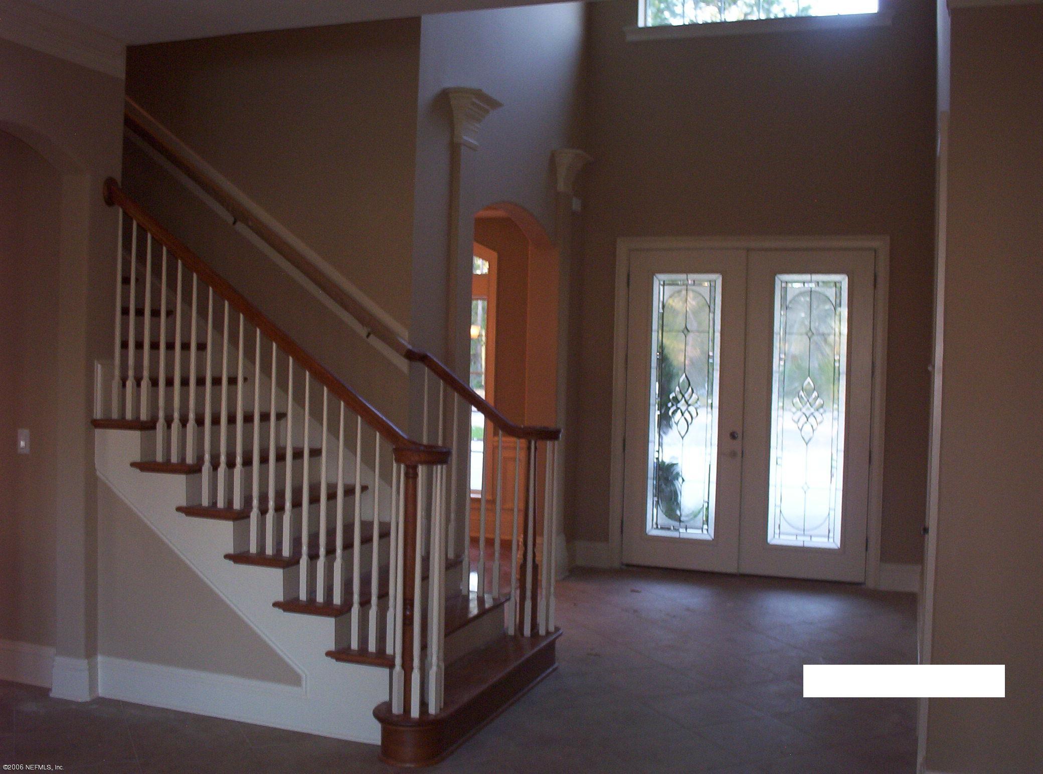 622 Rothmoor Lane Jacksonville, FL 32259 - Photo 8 of 10 Standing in Living Room looking at Front