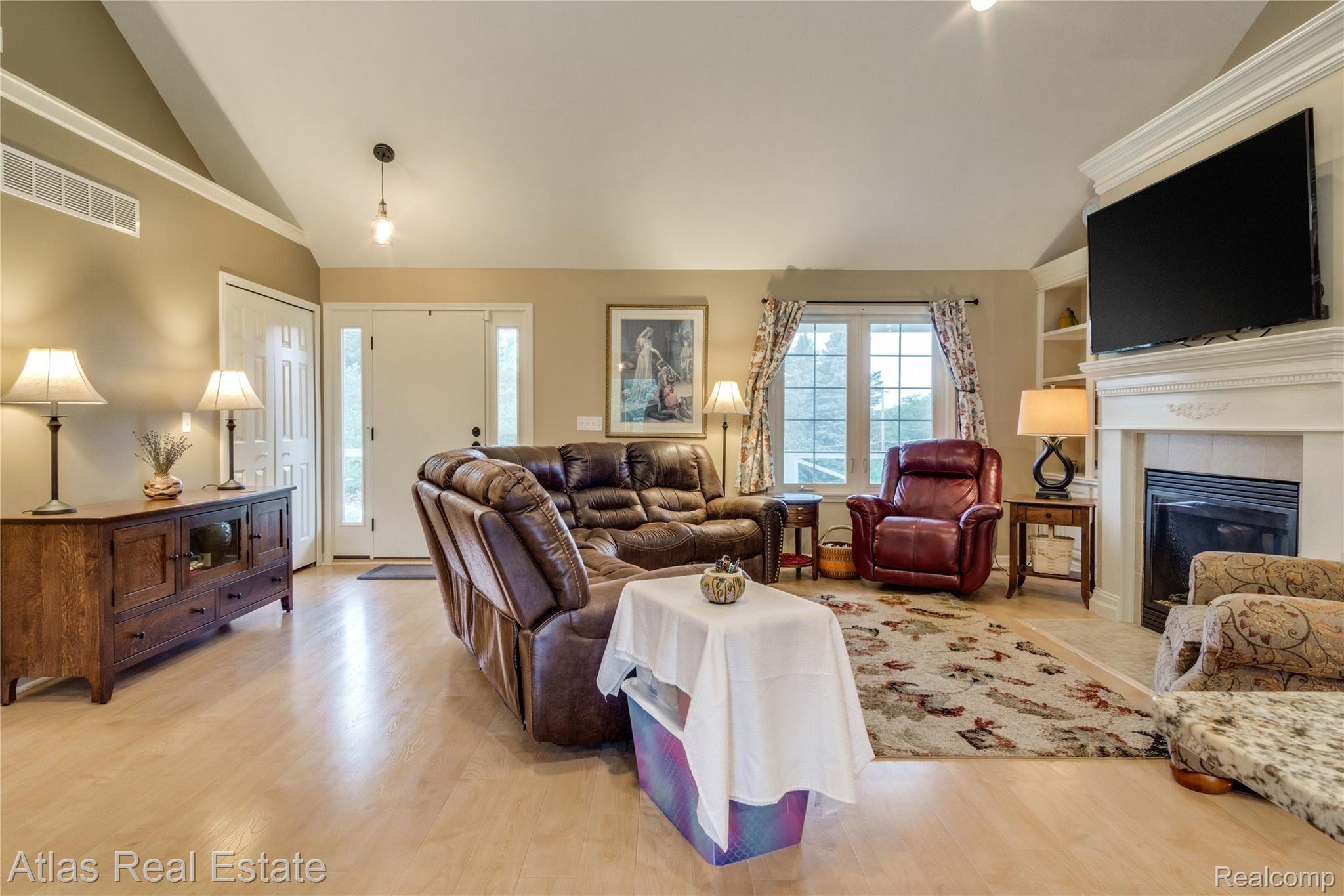 1416 Pebble Creek Road Metamora, MI 48455 - Photo 15 of 60 Interiors (2 of 31).jpg