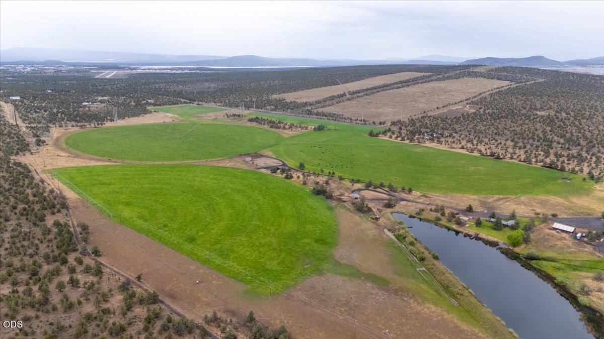 7995 Southwest Houston Lake Road Powell Butte, OR 97753 - Photo 6 of 70