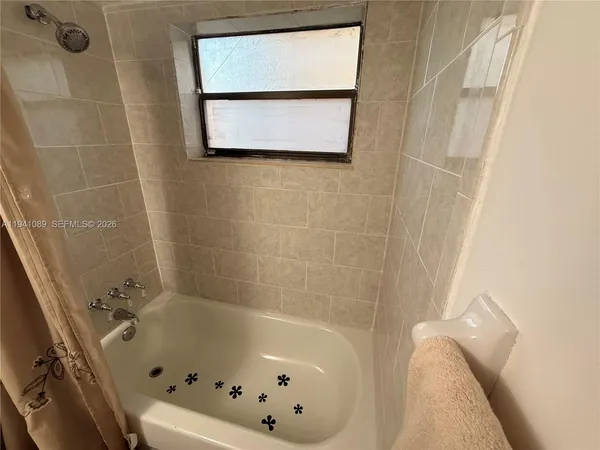 $1,600 | 4061 North Dixie Highway, Unit 1, Oakland Park, FL 33334