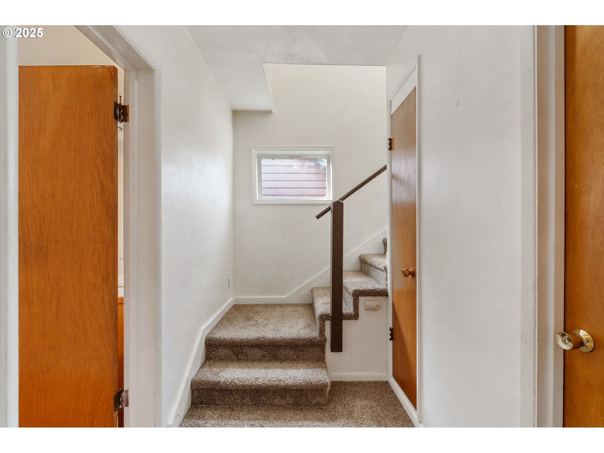 1307 3rd Street Tillamook, OR 97141 - Photo 24 of 42 a view of entryway