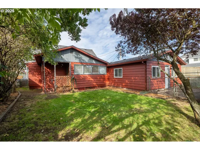 $438,000 | 1307 3rd Street, Tillamook, OR 97141