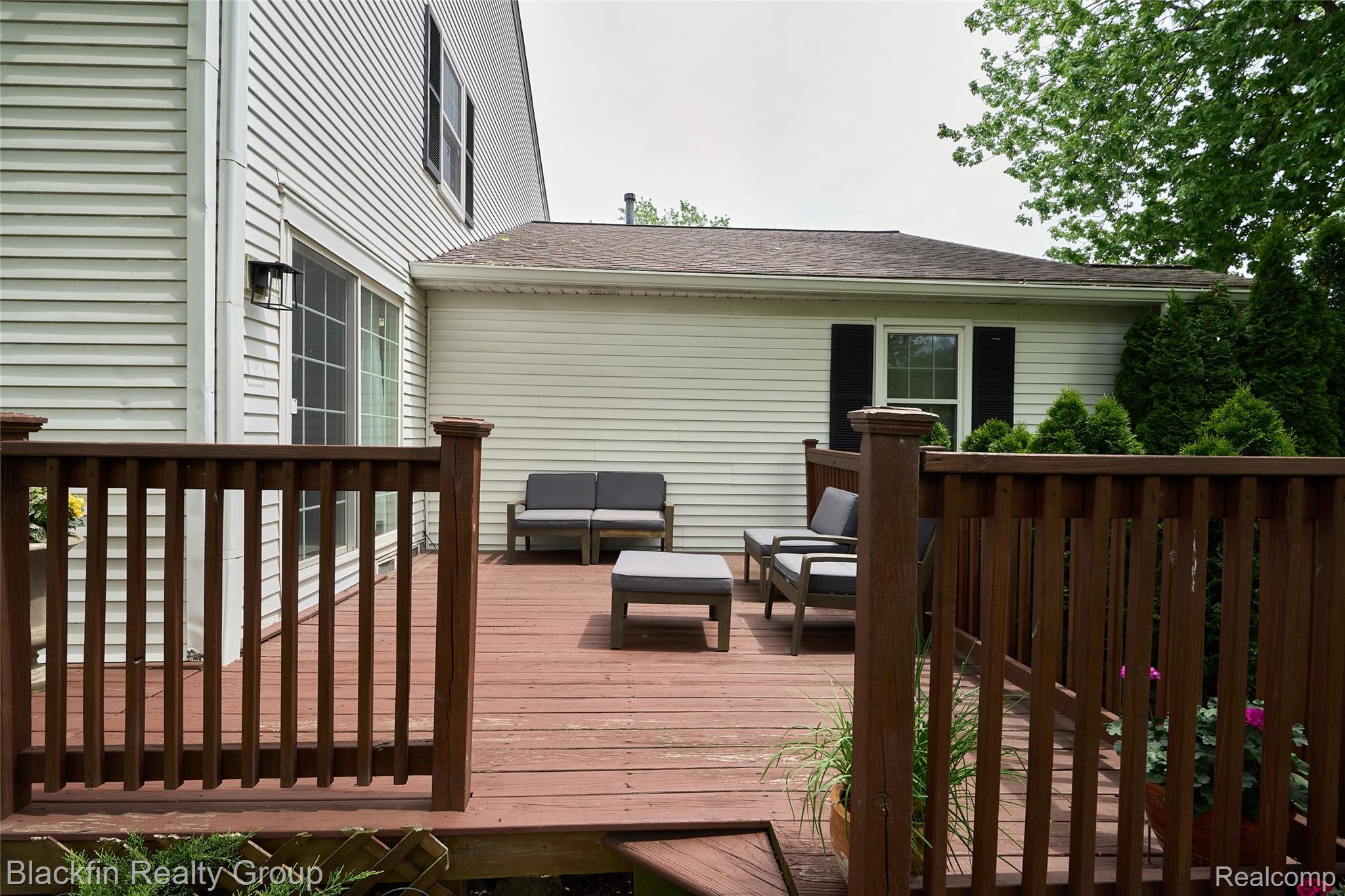 22625 Martin Road St. Clair Shores, MI 48081 - Photo 5 of 23 View of deck